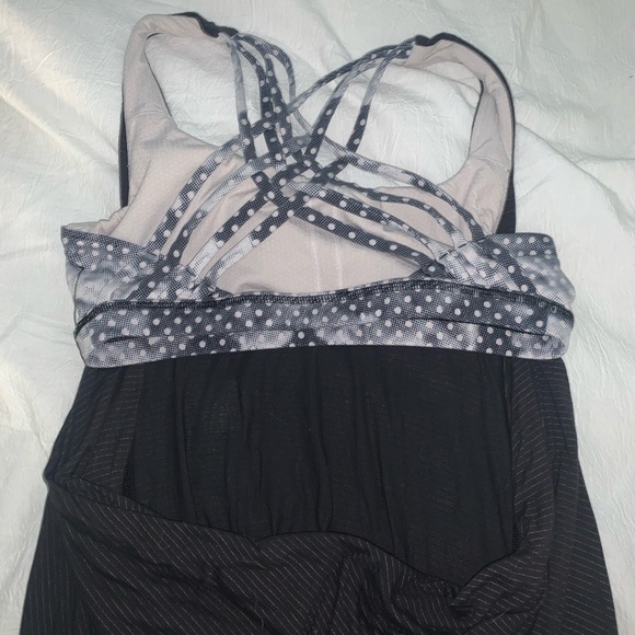 Lululemon Wild criss cross tank top.   Size 8 - Picture 3 of 6